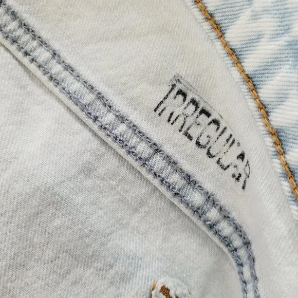 Abercrombie & Fitch Curve Love The Mom High Rise Jean Size 37 / 24 Light Wash - Picture 4 of 9